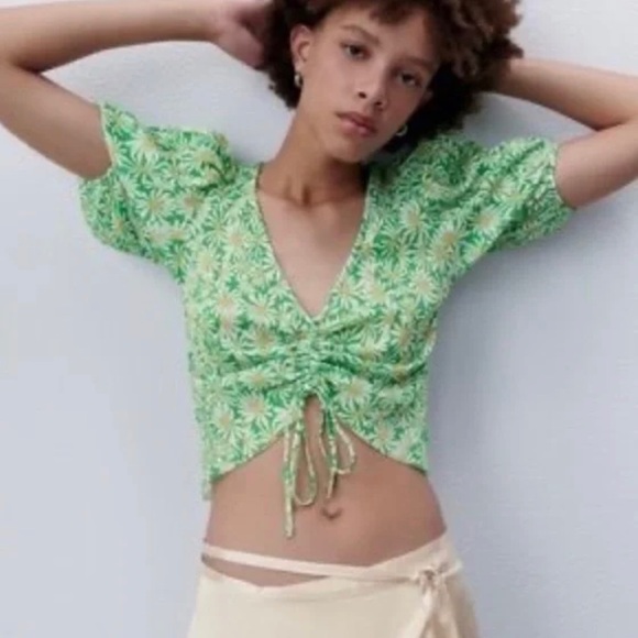 Zara green ruched top - Picture 1 of 2
